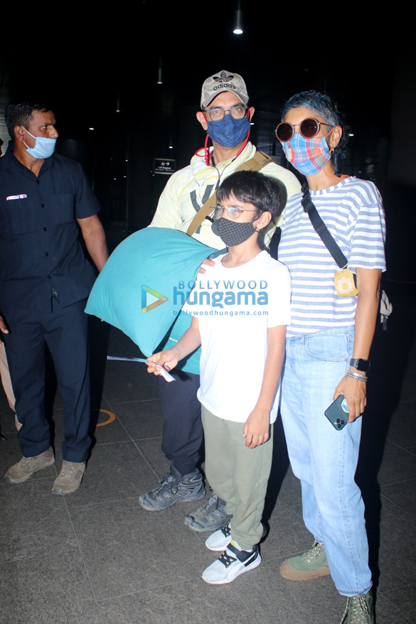 Photos: Aamir Khan, Kiran Rao, Kiara Advani, Sidharth Malhotra and others snapped at the airport Photos: Aamir Khan, Kiran Rao, Kiara Advani, Sidharth Malhotra and others snapped at the airport
