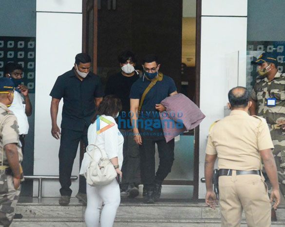 photos aamir khan snapped at kalina airport 2