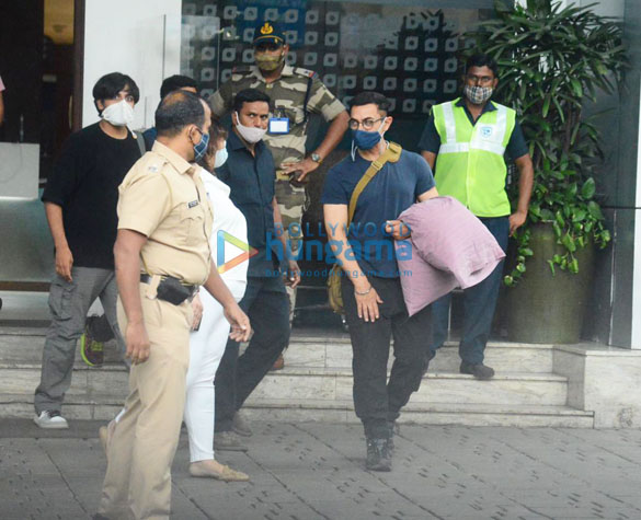 Photos: Aamir Khan snapped at Kalina airport