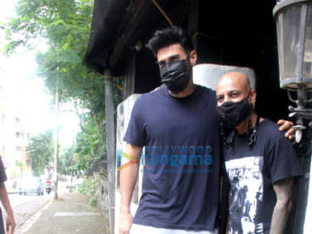 Photos: Aditya Roy Kapur spotted at Hakim's Aalim salon in Khar