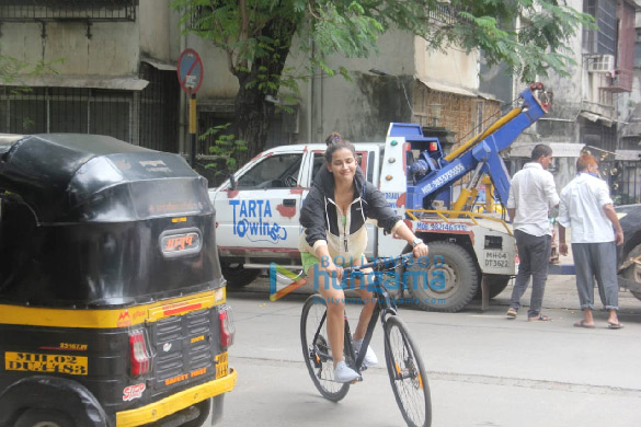 photos aisha sharma snapped during a cycle ride in bandra 3