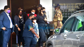 Photos: Aishwarya Rai Bachchan, Aaradhya Bachchan, Saif Ali Khan and Kareena Kapoor Khan snapped at Kalina airport
