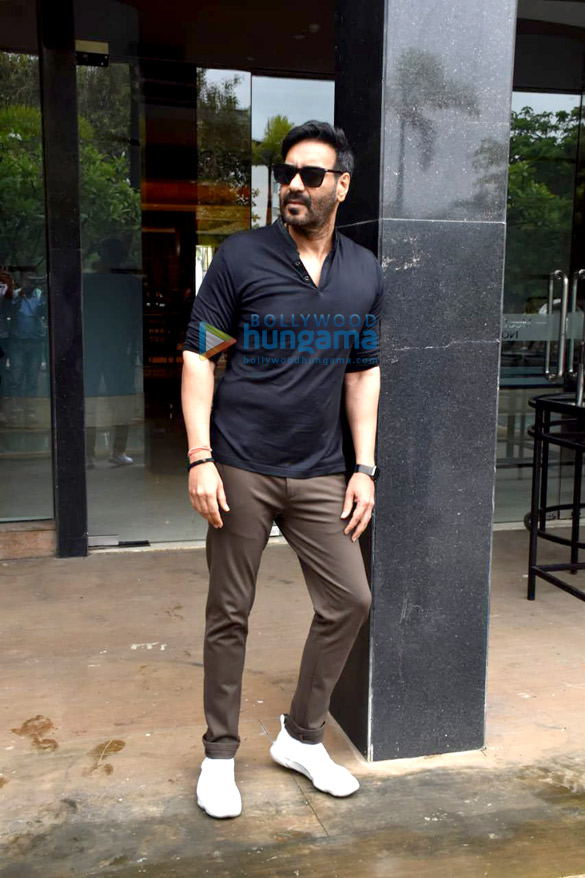 photos ajay devgn snapped promoting his film bhuj the pride of india 4