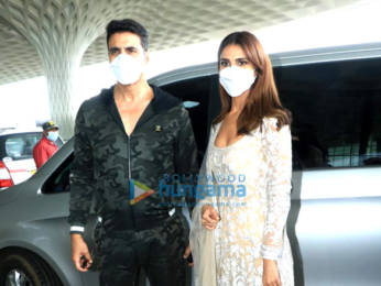 Photos: Akshay Kumar, Vaani Kapoor, Lara Dutta and Team Bellbottom head to Delhi for trailer launch