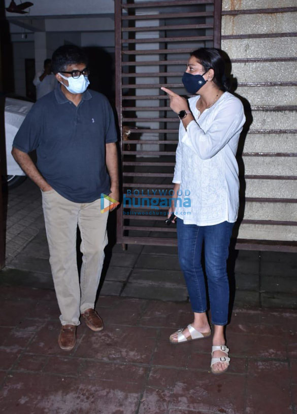 photos celebs snapped at pradeep guhas post to pay last respects 5