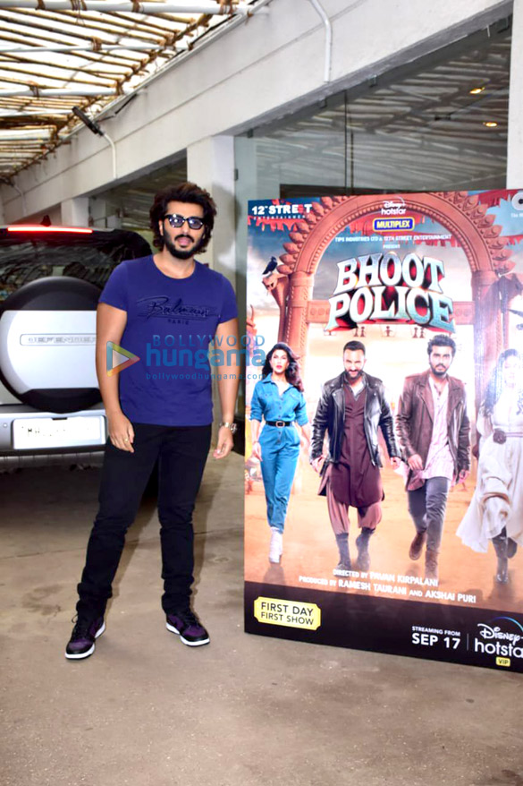photos celebs snapped at private trailer preview of bhoot police 4