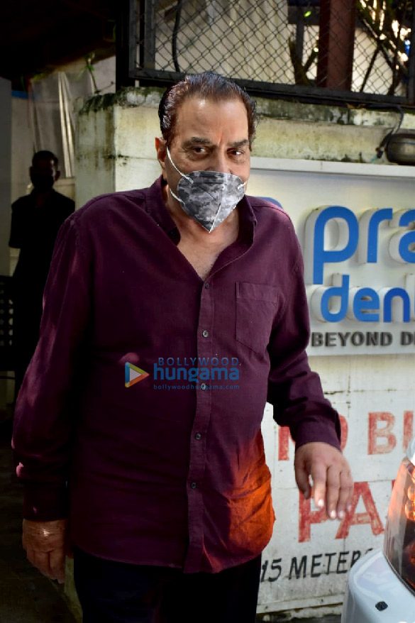 photos dharmendra snapped at a dental clinic in juhu 4 2