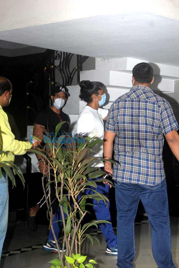 Photos: Hrithik Roshan spotted at a clinic in Bandra Photos: Hrithik Roshan spotted at a clinic in Bandra