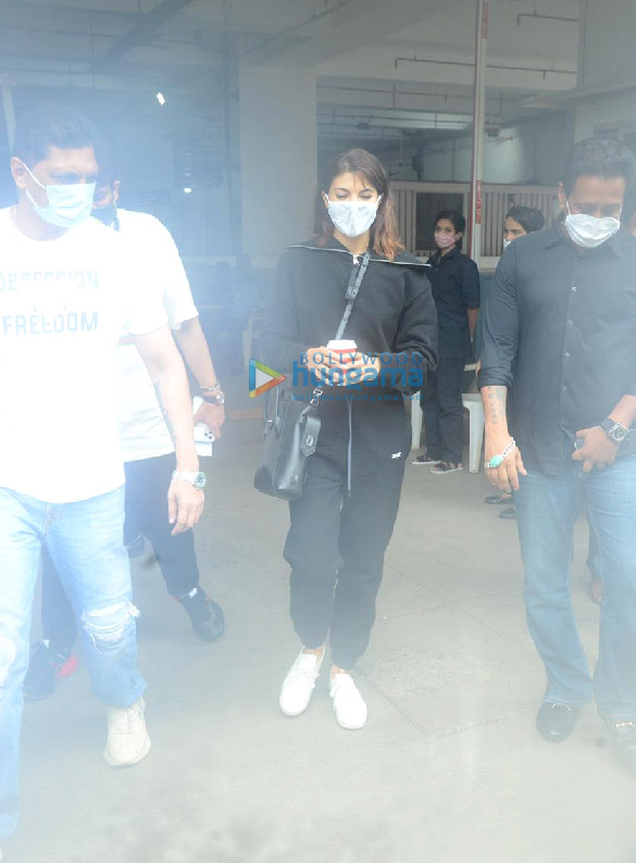 Photos: Jacqueline Fernandez snapped at a covid vaccine center Photos: Jacqueline Fernandez snapped at a covid vaccine center