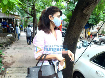 Photos: Jacqueline Fernandez snapped in Bandra