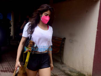 Photos: Janhvi Kapoor and Khushi Kapoor spotted at Matrix office in Santacruz