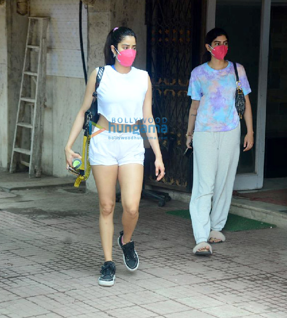 photos janhvi kapoor and khushi kapoor spotted at pilates class in khar 4
