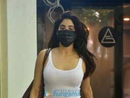 Photos: Janhvi Kapoor spotted outside a gym