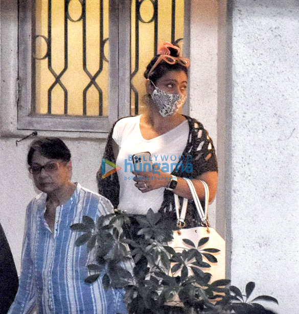 photos kajol yug and nysa devgn snapped at bhuj the pride of india screening more 3