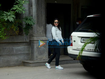 Photos: Kareena Kapoor Khan, Saif Ali Khan, Jeh Ali Khan snapped in Bandra