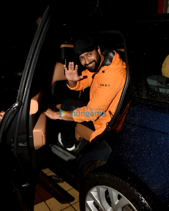 photos kiara advani vicky kaushal and shashank khaitan snapped at dance rehearsal in khar 1