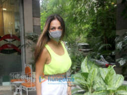 Photos: Malaika Arora spotted outside a salon in Khar