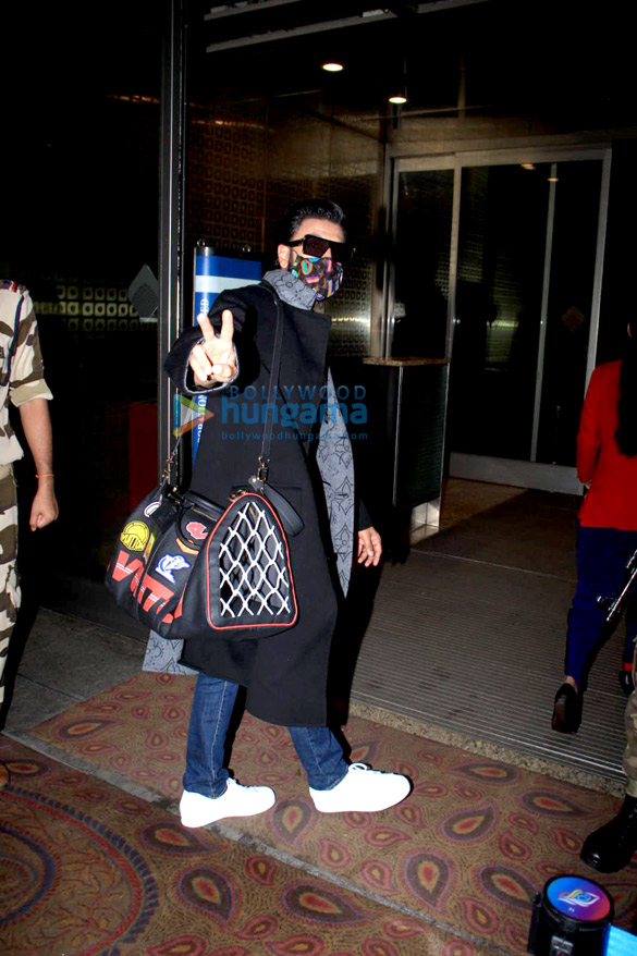 photos nora fatehi ranveer singh shahid kapoor and mira kapoor spotted at the airport 4