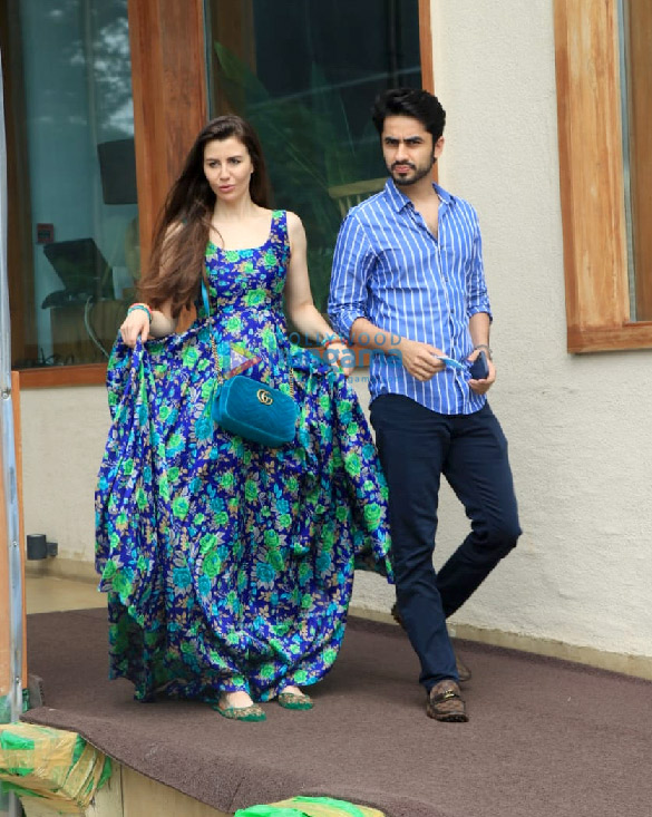 photos rakul preet singh jackky bhagnani kajal agarwal and others snapped at bastian in worli 2