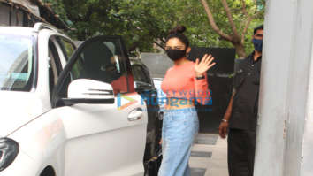 Photos: Rakul Preet Singh snapped at Pooja Entertainment office in Juhu