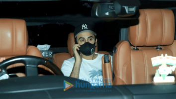Photos: Ranbir Kapoor snapped in Bandra