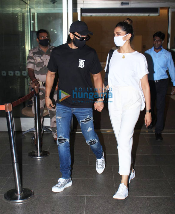 photos ranveer singh and deepika padukone snapped at the airport 5 2
