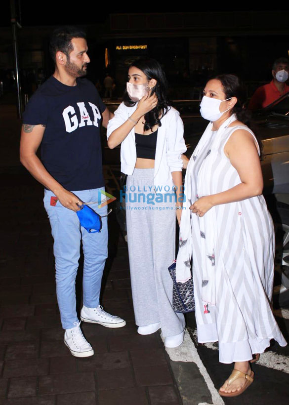 photos ronit roy and rohit roy snapped at the airport 1