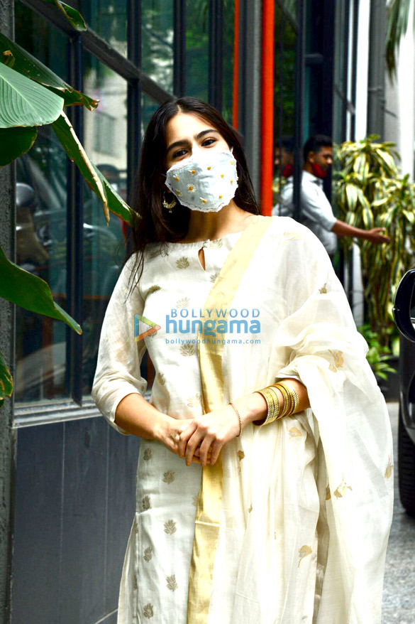 Photos: Sara Ali Khan snapped at Maddock Films’s office Photos: Sara Ali Khan snapped at Maddock Films’s office