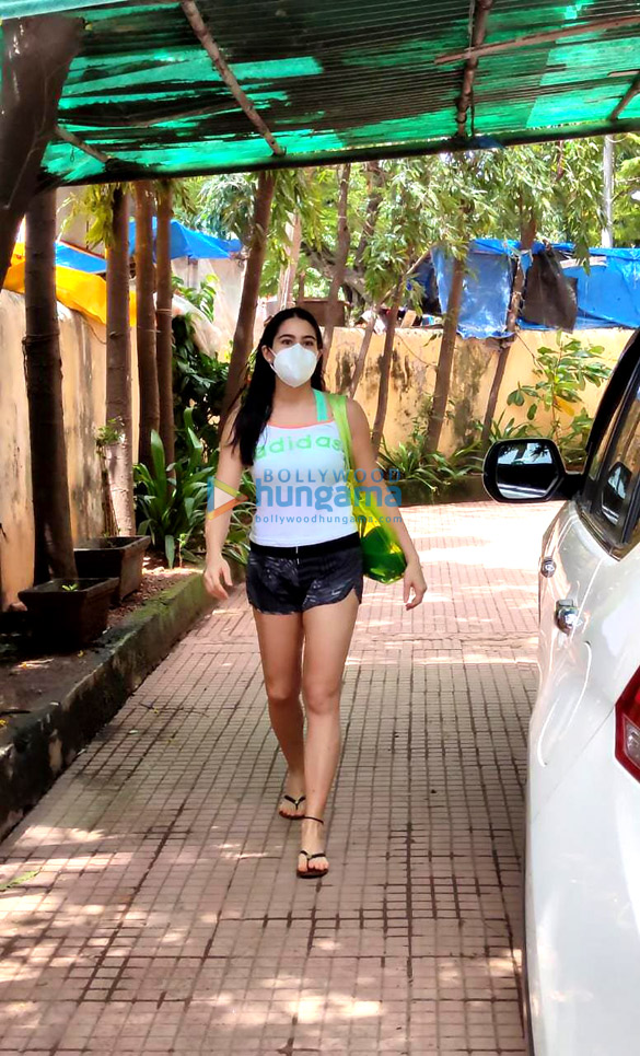 photos sara ali khan spotted at pilates class 1 2