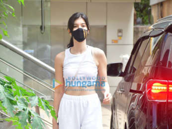 Photos: Shanaya Kapoor spotted at dance class