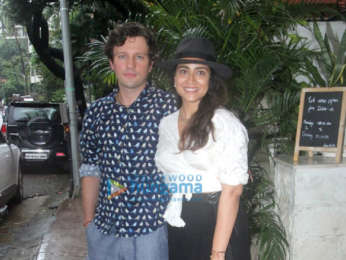 Photos: Shriya Saran spotted outside a cafe in Bandra