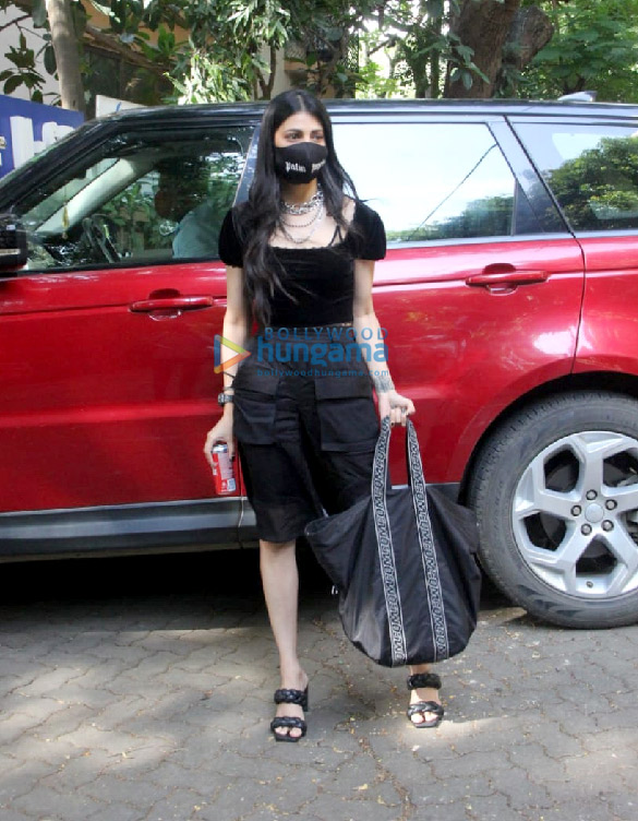 photos shruti haasan spotted at bandra 1