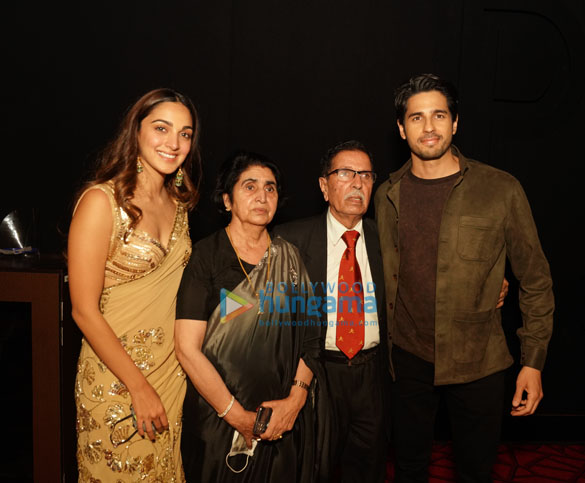 photos sidharth malhotra kiara advani and vikram batras family snapped at the screening of shershaah in new delhi 0258 2