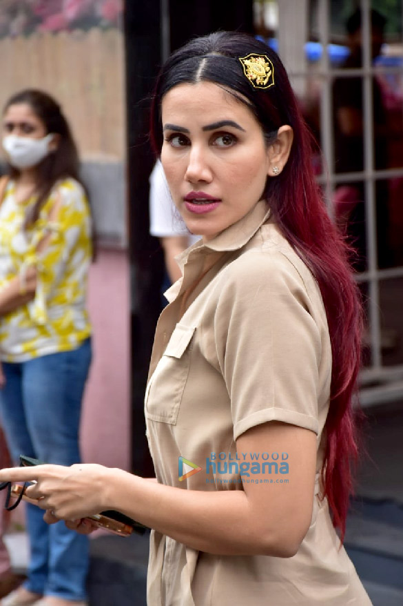 photos sonnalli seygall snapped in juhu 4 2