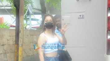 Photos: Tamannaah Bhatia snapped on location in Khar