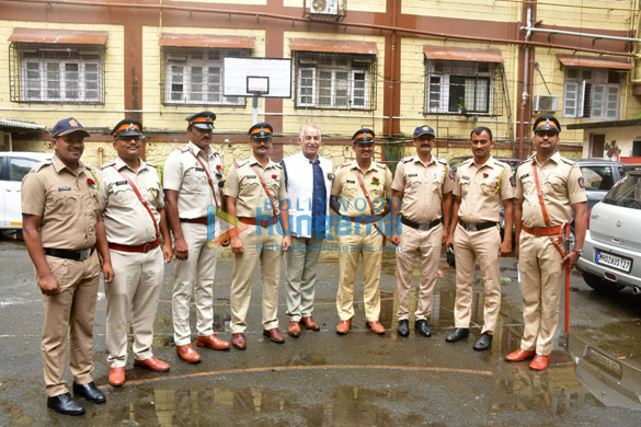 photos tusshar kapoor and dalip tahil spotted at national college 2