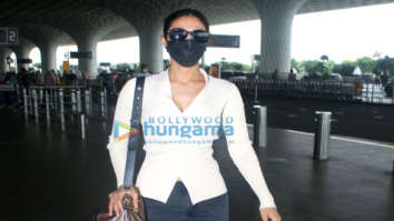 Photos: Vaani Kapoor and Ameesha Patel snapped at the airport