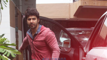 Photos: Varun Dhawan snapped at a gym in Juhu