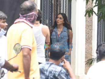 Photos: Vicky Kaushal and Kiara Advani snapped at shoot location