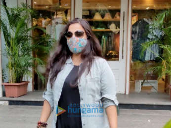 Photos: Vidya Balan snapped at a store in Santacruz