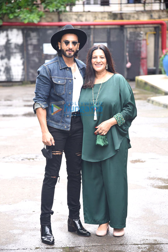 photros ranveer singh and deepika padukone snapped at anju bhavnanis birthday lunch at bastian worli 7