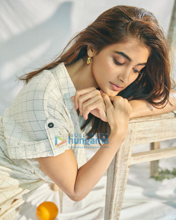 pooja hegde 2 20
