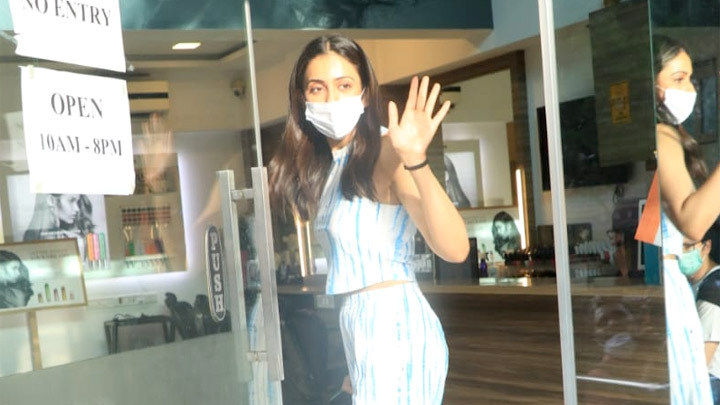 Rakul Preet Singh snapped at salon in Bandra