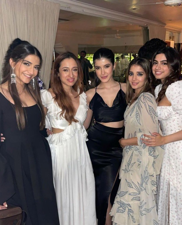 Shanaya Kapoor, Khushi Kapoor, Sonam Kapoor & family have a blast at Rhea Kapoor - Karan Boolani's wedding after-party!