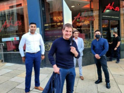 Tom cruise enjoys Chicken Tikka at Asha Bhosle’s restaurant in UK