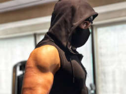 While preparing for Tiger 3, Emraan Hashmi flaunts his huge muscles, calling it ‘just another arms day’
