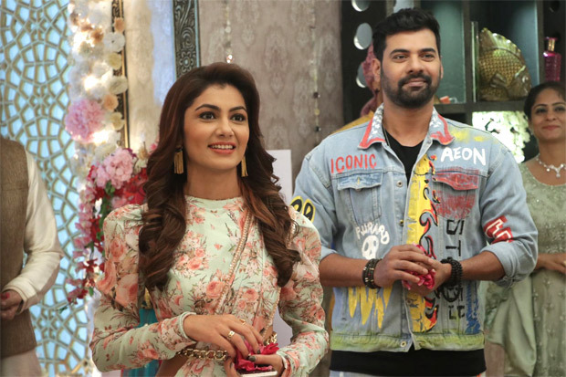 Abhi-Pragya and Karan-Preeta make a grand entry at Rishi and Lakshmi’s wedding in Bhagya Lakshmi Abhi-Pragya and Karan-Preeta make a grand entry at Rishi and Lakshmi’s wedding in Bhagya Lakshmi