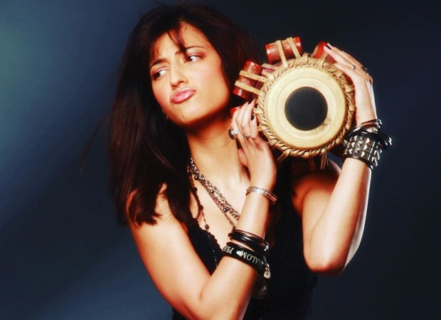 Shruti Haasan takes a jibe at her 21-year-old self in the throwback picture on Instagram