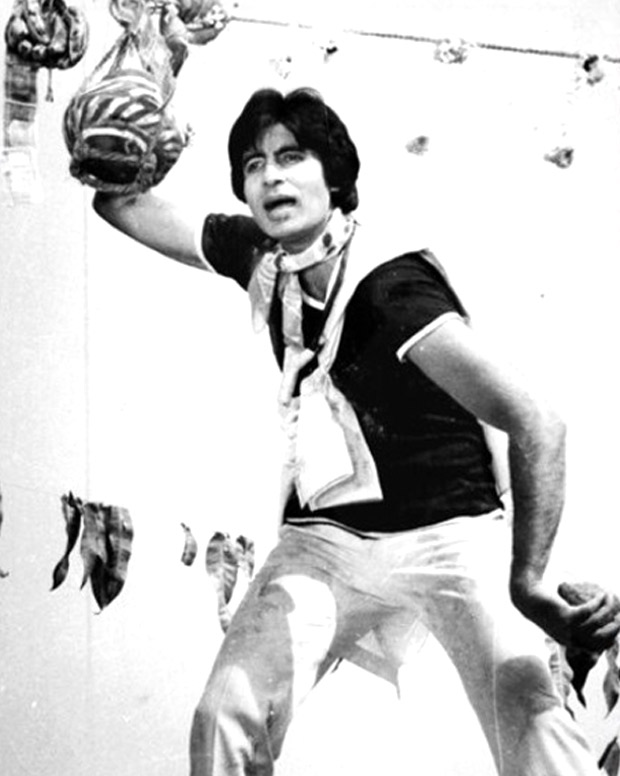 Amitabh Bachchan shares a throwback pic from 'Mach gaya shor saari nagri re' shoot