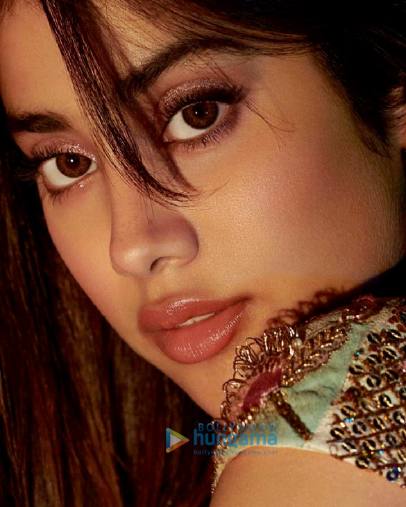 janhvi kapoor 1 2 2